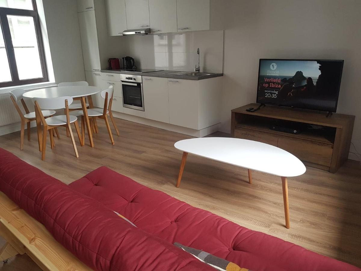 Al In Den Aap Gelogeerd? Lägenhet Mechelen Exteriör bild