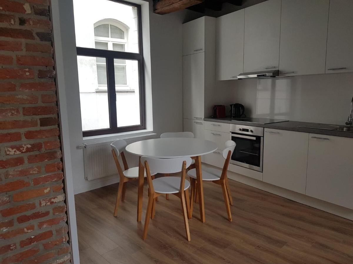 Al In Den Aap Gelogeerd? Lägenhet Mechelen Exteriör bild